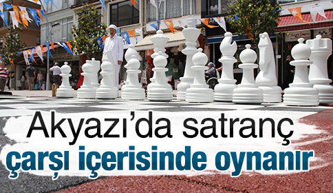 Akyazı Belediyesinden Çarşıya Satranç Takımı